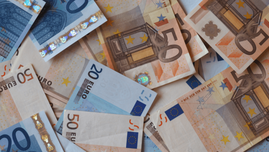 A taxa de risco de pobreza em Portugal registou em 2023 uma diminuição modesta
