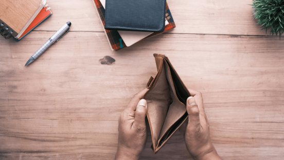 Programa de apoio à renda acumula falhas e pagamentos suspensos