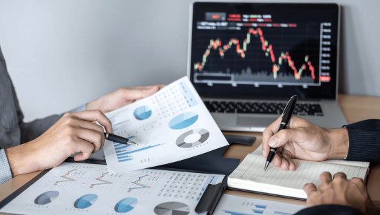 Taxa de sobrequalificação continua elevada e pressiona rendimentos em Portugal